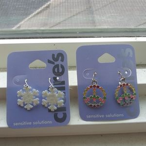 💎NEW! Claires Snowflake & Peace Dangle Earring